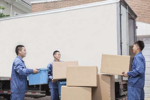 Careful loading of household items during a Selhurst removal